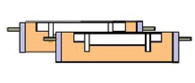 Fotoğraf Dökümcü daha sonra yarı modelleri çıkarır, hava deliklerini açar ve gerekirse kalıp izlerini rötuşlar.